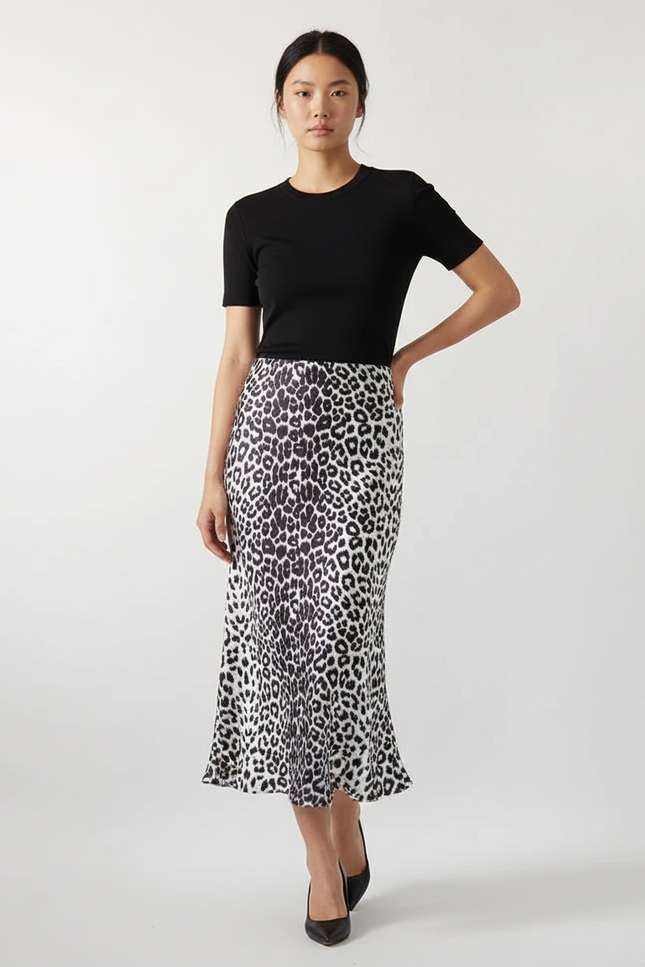 Jupe Léopard Satin Fluide Élégante